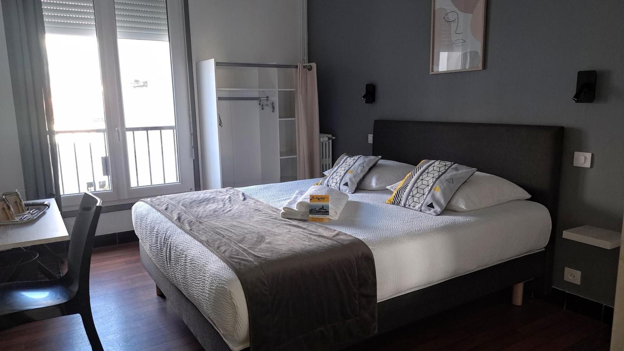 רויאן Crystal Hotel מראה חיצוני תמונה
