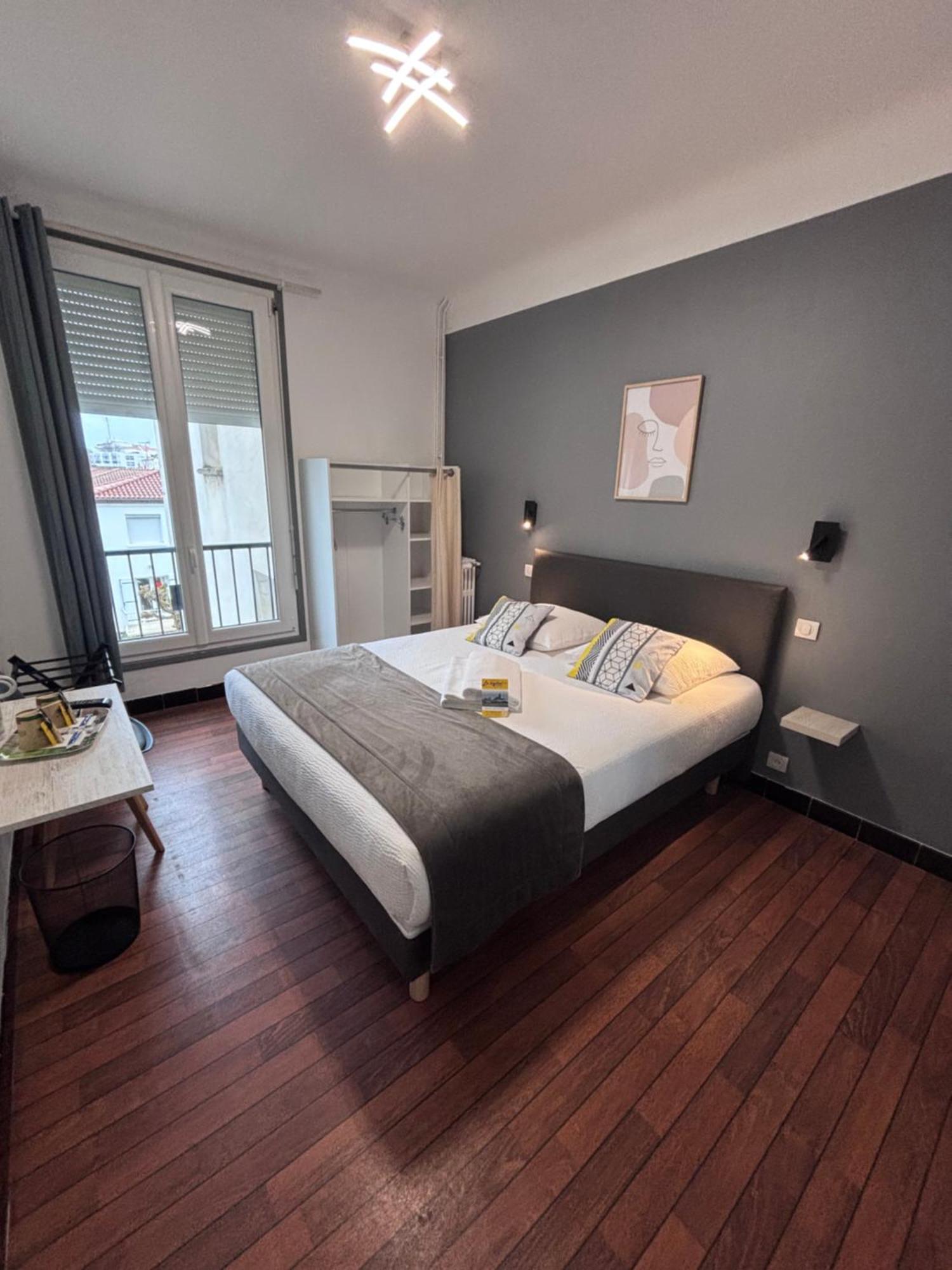 רויאן Crystal Hotel מראה חיצוני תמונה