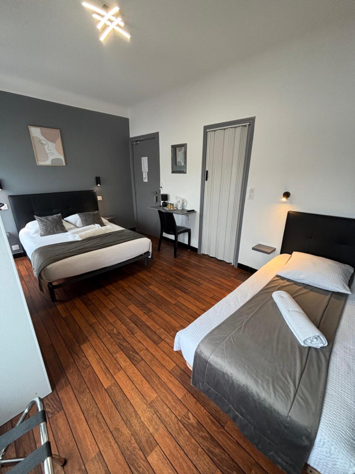 רויאן Crystal Hotel מראה חיצוני תמונה