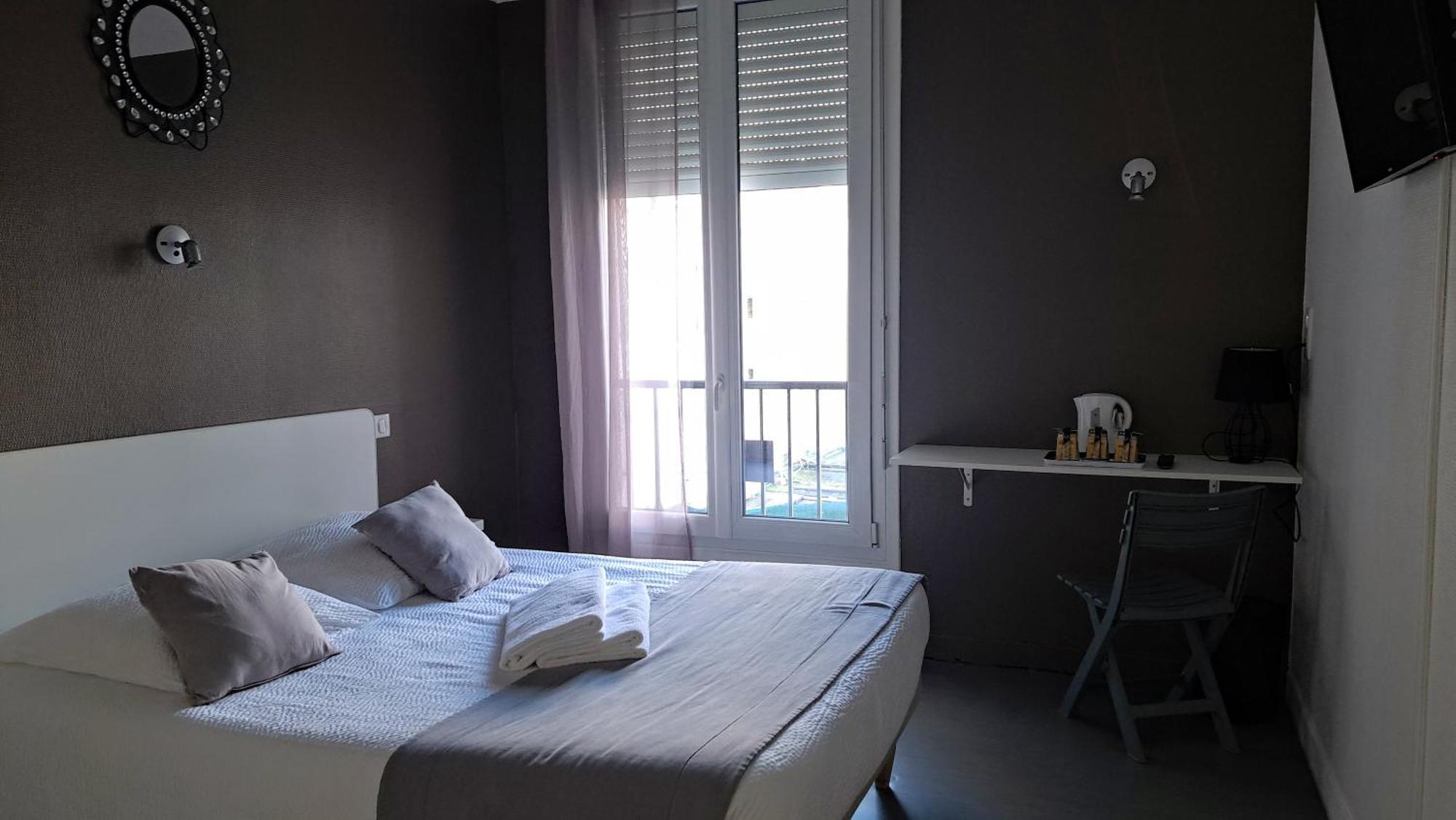 רויאן Crystal Hotel מראה חיצוני תמונה