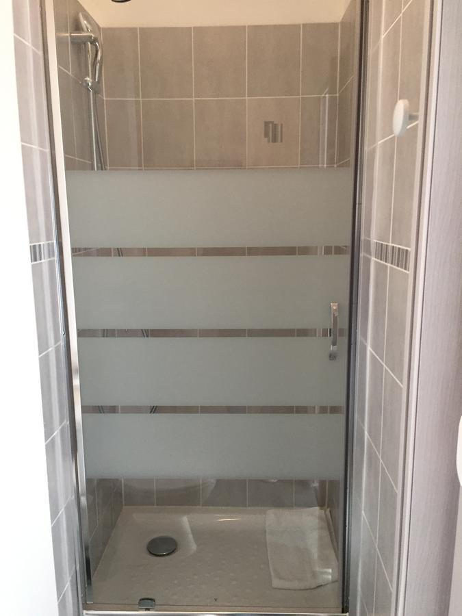 רויאן Crystal Hotel מראה חיצוני תמונה